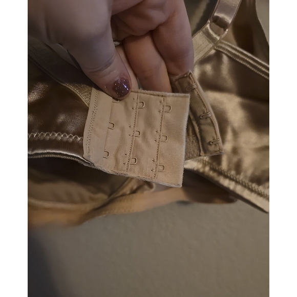 Playtex 18 Hour Tan Ultimate Lift and Support Wire Free T-Shirt Bra Size 36D - Picture 3 of 4